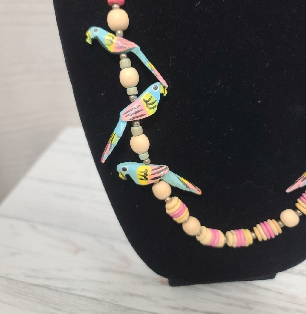 Parrot Bead Necklace Vintage Multicolor Carved Wood, Wear At Margaritaville! Euc - Picture 3 of 8